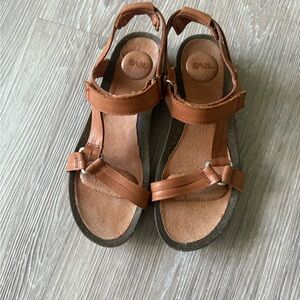 NWOT Teva Leather Sandals